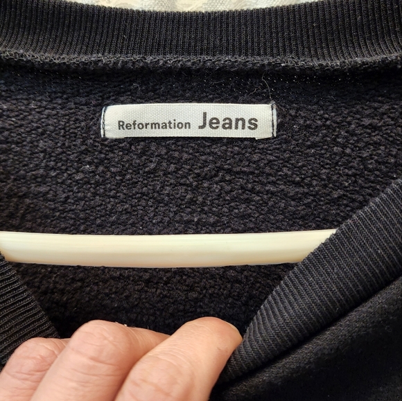Reformation Hunter Classic Sweatshirt. Size - Picture 6 of 6